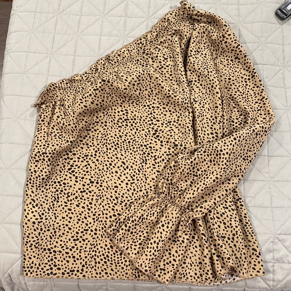 Shein one shoulder animal print blouse - Picture 3 of 4